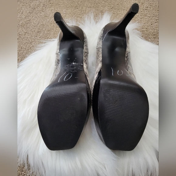 Guess Gwynn Snake Print Platform Heels - Picture 4 of 8